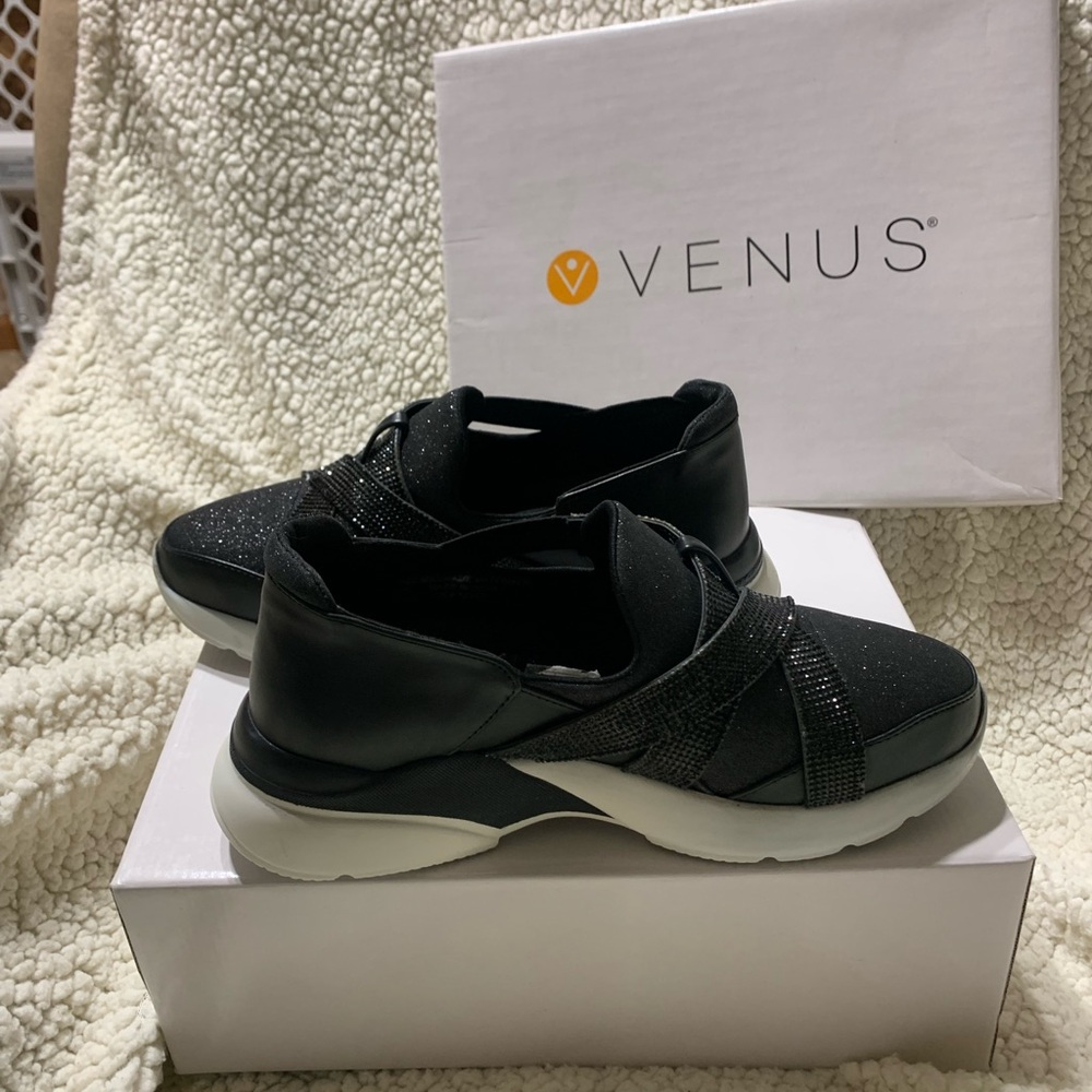 VENUS Black Sneakers with Chunky Sole and Slip-On Design